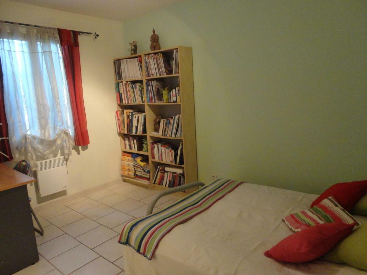 Deux Chambres Chez L'Habitant Dans Villa De Charme Avec Piscine Et Proche Mer Cuers Exterior foto